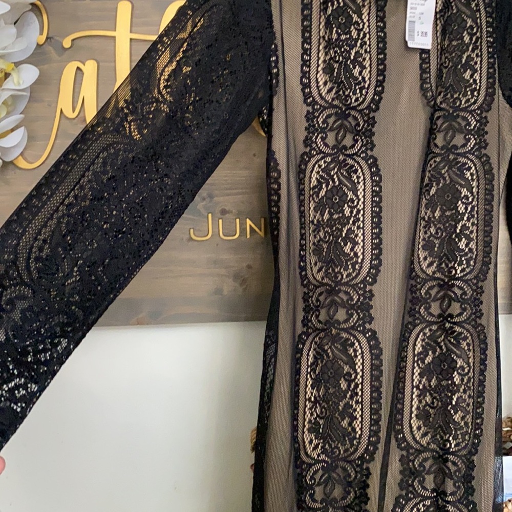 Gown - Picture 2 of 3